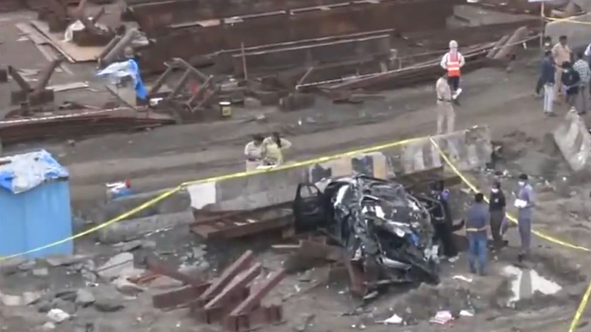Mumbai Coastal Road Accident: वेगाची नशा जीवावर बेतली! मुंबई कोस्टल रोडवर BMW हवेत उडून कोसळल्याने 3 तरुणांचा मृत्यू