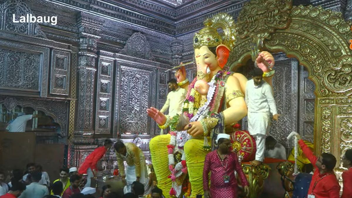 Lalbaugcha Raja Visarjan 2026 Live Stream: बाप्पा निघाले, भक्त हळहळले… लालबागच्या राजाची विसर्जन मिरवणूक सुरू