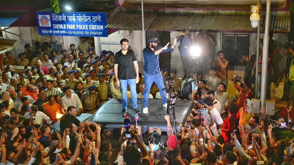 शिवाजी पार्क आंदोलनप्रकरणी आदित्य ठाकरे, अमित ठाकरे यांच्याविरोधात गुन्हा दाखल