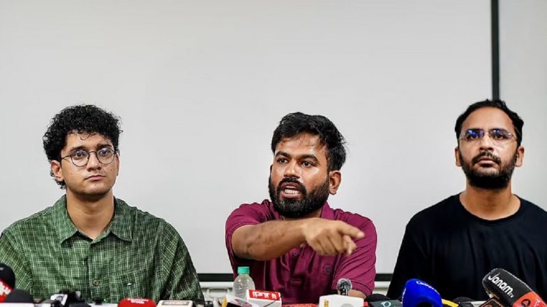 Jantar Mantar Protest: अभिजीत दिपके, सौरव दास आणि आशुतोष रांका यांची 24 तासांनंतर अखेर सुटका!
