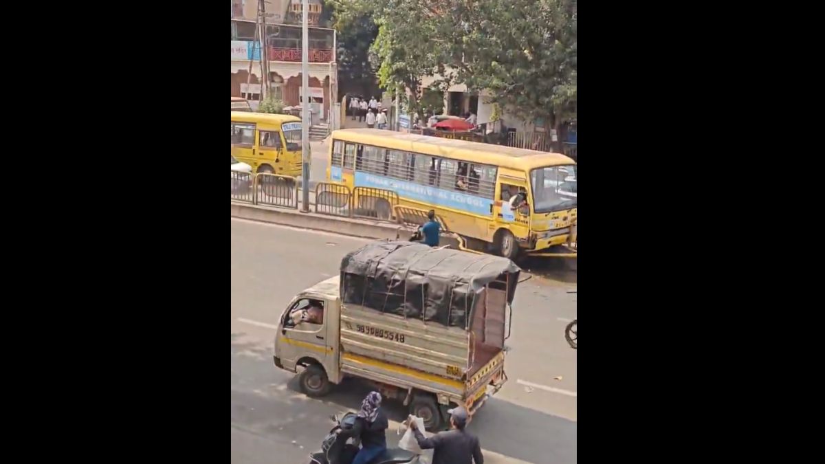 Pune School Bus Accident: काळेवाडीत पोदार इंटरनॅशनल स्कूलची बस दुभाजकावर आदळली; बसमध्ये विद्यार्थी नसल्याने मोठा अनर्थ टळला