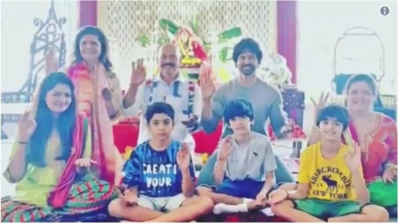व्हिडिओ : हृतिक रोशनने अशी केली बाप्पाची पूजा ! व्हिडिओ : हृतिक रोशनने अशी केली बाप्पाची पूजा !