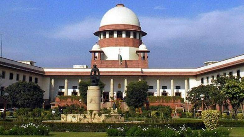 महाराष्ट्राचे राजकारण तापले; शिवसेनेच्या याचिकेवर आज सर्वोच्च न्यायालयात सुनावणी होणार महाराष्ट्राचे राजकारण तापले; शिवसेनेच्या याचिकेवर आज सर्वोच्च न्यायालयात सुनावणी होणार