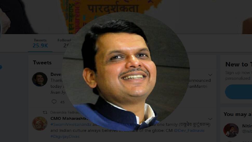 देवेंद्र फडणवीस झाले 'महाराष्ट्राचे सेवक'; ट्विटर वर बदलली ओळख देवेंद्र फडणवीस झाले 'महाराष्ट्राचे सेवक'; ट्विटर वर बदलली ओळख