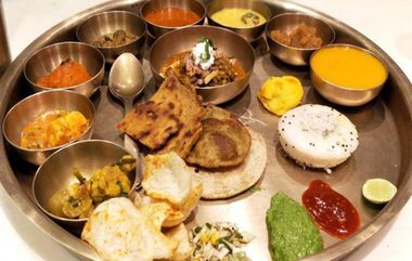 Vegetarian and Non-Vegetarian Thalis Prices Drop: ग्राहकांना दिलासा! ऑगस्ट 2024 मध्ये शाकाहारी-मांसाहारी थाळीच्या किंमतीमध्ये अनुक्रमे 8 व 12 टक्क्यांनी घट- CRISIL