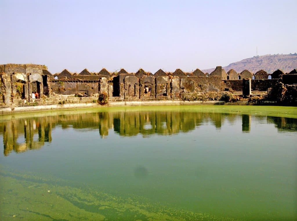 महाराष्ट्रातील 25 किल्ले भाडेतत्त्वावर देण्याच्या चर्चांवर पर्यटन विभागाचे स्पष्टीकरण; सचिव विनिता सिंघल यांची माहिती महाराष्ट्रातील 25 किल्ले भाडेतत्त्वावर देण्याच्या चर्चांवर पर्यटन विभागाचे स्पष्टीकरण; सचिव विनिता सिंघल यांची माहिती