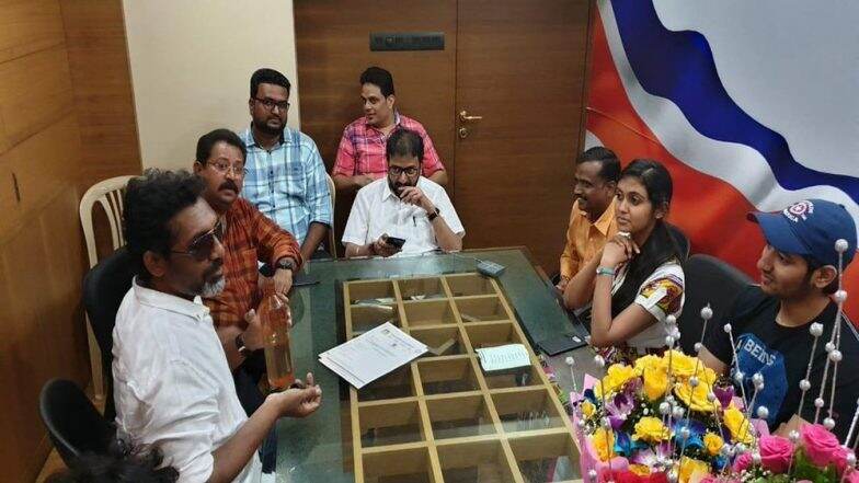 'सैराट' दिग्दर्शक नागराज मंजुळेंचा आर्ची -परशासह ‘मनचिसे’त झिंगाट प्रवेश 'सैराट' दिग्दर्शक नागराज मंजुळेंचा आर्ची -परशासह ‘मनचिसे’त झिंगाट प्रवेश