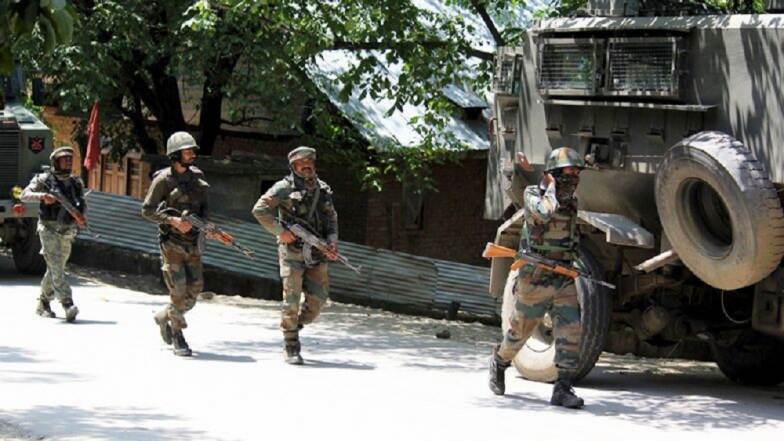 नौगाममध्ये जवानांवर ग्रेनेड हल्ला ; CISF अधिकारी शहीद नौगाममध्ये जवानांवर ग्रेनेड हल्ला ; CISF अधिकारी शहीद
