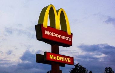 McDonald's मध्ये आईला थंड फ्राईज दिल्याच्या रागातून 23 वर्षीय कर्मचार्‍याची गोळ्या झाडून हत्या