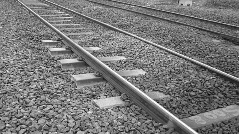 रेल्वेत नोकरी करु इच्छिणाऱ्या तरुणांसाठी रेल्वे रिक्रूटमेंट बोर्डाकडून महत्त्वाची घोषणा रेल्वेत नोकरी करु इच्छिणाऱ्या तरुणांसाठी रेल्वे रिक्रूटमेंट बोर्डाकडून महत्त्वाची घोषणा