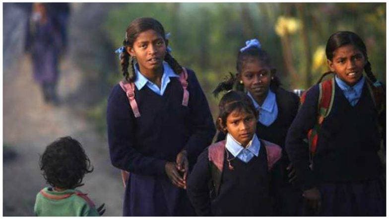 Varsha Gaikwad On School Reopening In Maharashtra: महाराष्ट्रात सप्टेंबर अखेरीस शाळा पुन्हा सुरू होण्याची शक्यता नाही: शालेय शिक्षणमंत्री वर्षा गायकवाड Varsha Gaikwad On School Reopening In Maharashtra: महाराष्ट्रात सप्टेंबर अखेरीस शाळा पुन्हा सुरू होण्याची शक्यता नाही: शालेय शिक्षणमंत्री वर्षा गायकवाड