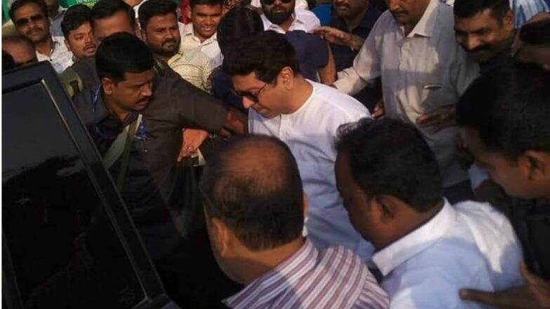 राज ठाकरे विदर्भ दौऱ्यावर; राजकीय हालचालींकडे महाराष्ट्राचे लक्ष राज ठाकरे विदर्भ दौऱ्यावर; राजकीय हालचालींकडे महाराष्ट्राचे लक्ष