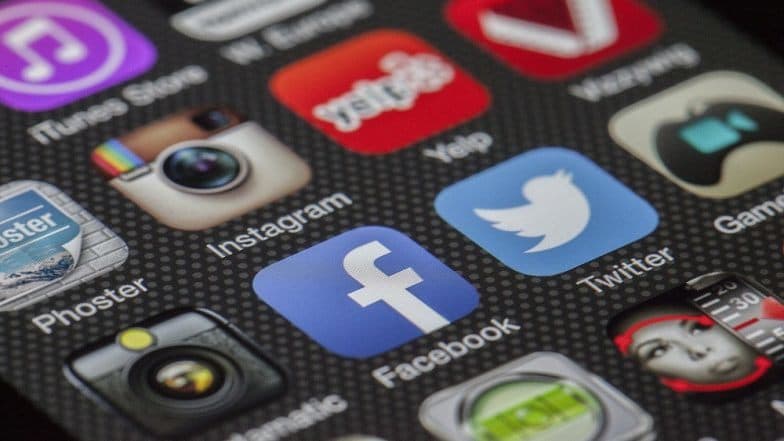 Facebook आणि Twitter ला टक्कर द्यायला विकिपीडियाचा नवा उपक्रम- WT:Social Facebook आणि Twitter ला टक्कर द्यायला विकिपीडियाचा नवा उपक्रम- WT:Social