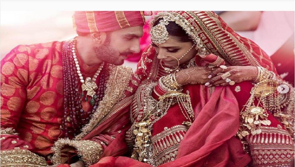 Deepika Ranveer Wedding: ...तर इतकी आहे दीपिका पदुकोणच्या अंगठीची किंमत Deepika Ranveer Wedding: ...तर इतकी आहे दीपिका पदुकोणच्या अंगठीची किंमत