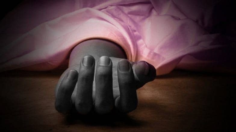 गुजरात: मद्यधुंद अवस्थेत डॉक्टरांनी केली प्रसुती, आई-बाळाचा मृत्यू गुजरात: मद्यधुंद अवस्थेत डॉक्टरांनी केली प्रसुती, आई-बाळाचा मृत्यू