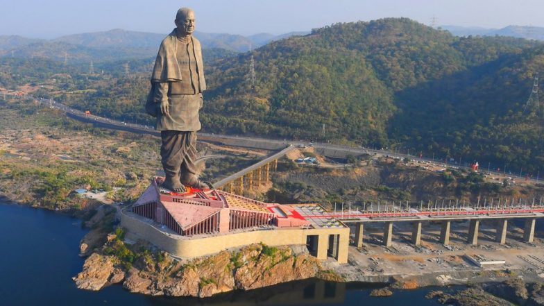 Statue Of Unity पाहण्यासाठी पर्यटकांची रेकॉर्डब्रेक गर्दी, शनिवारी २७,००० लोकांनी पहिला पुतळा