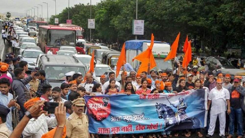 राज्यभरात विभागनीय भरती होणार, मराठा समाजातील तरुणांना मोठा दिलासा राज्यभरात विभागनीय भरती होणार, मराठा समाजातील तरुणांना मोठा दिलासा
