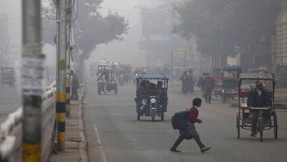धक्कादायक : बॉसने दिली लघवी प्राशन करण्याची, झुरळ खाण्याची शिक्षा; पाहा काय आहे कारण धक्कादायक : बॉसने दिली लघवी प्राशन करण्याची, झुरळ खाण्याची शिक्षा; पाहा काय आहे कारण