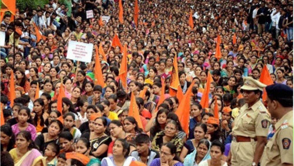 Maratha Reservation : 'छत्रपती शिवाजी महाराज की जय' च्या जयघोषात चर्चेविना मराठा आरक्षण विधेयक मंजूर Maratha Reservation : 'छत्रपती शिवाजी महाराज की जय' च्या जयघोषात चर्चेविना मराठा आरक्षण विधेयक मंजूर