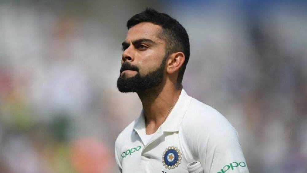 प्रसारमाध्यमं आणि चाहत्यांशी नम्रतेने वाग- विराट कोहलीला BCCI ची ताकीद प्रसारमाध्यमं आणि चाहत्यांशी नम्रतेने वाग- विराट कोहलीला BCCI ची ताकीद