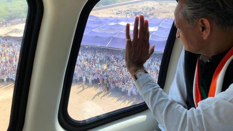 Rajasthan Assembly Elections Results 2018: काँग्रेसमुक्त भारत म्हणणारेच मुक्त होतील- अशोक गेहलोत Rajasthan Assembly Elections Results 2018: काँग्रेसमुक्त भारत म्हणणारेच मुक्त होतील- अशोक गेहलोत