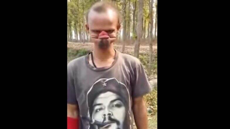 पाहा Video: चित्रविचित्र व्यक्ती, जो जिभेने स्वत:चे Forehead चाटतो पाहा Video: चित्रविचित्र व्यक्ती, जो जिभेने स्वत:चे Forehead चाटतो