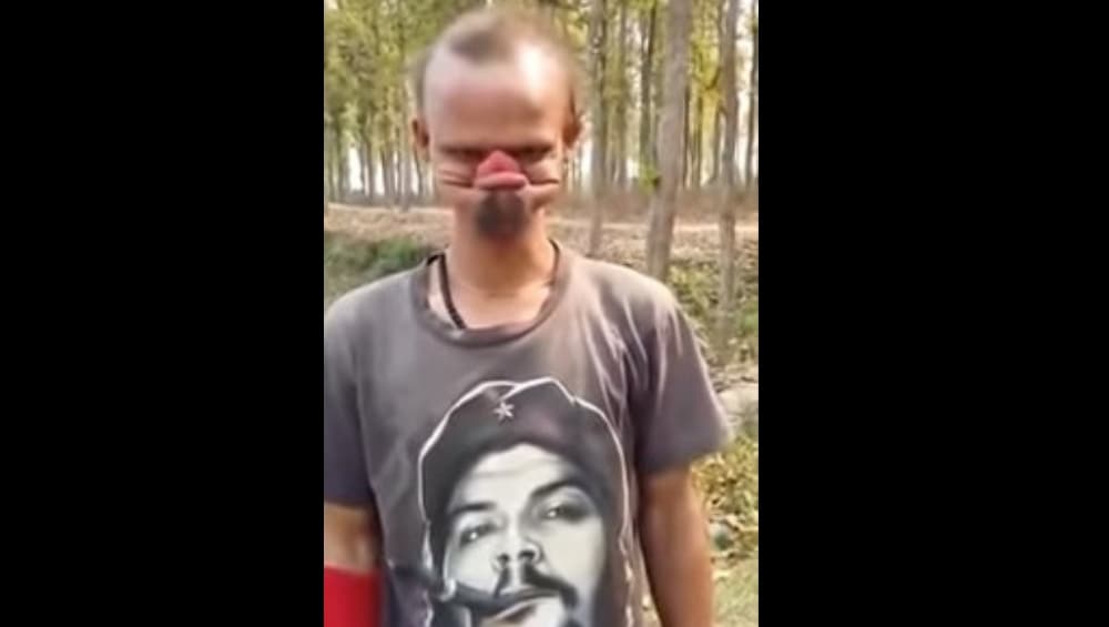 पाहा Video: चित्रविचित्र व्यक्ती, जो जिभेने स्वत:चे Forehead चाटतो पाहा Video: चित्रविचित्र व्यक्ती, जो जिभेने स्वत:चे Forehead चाटतो