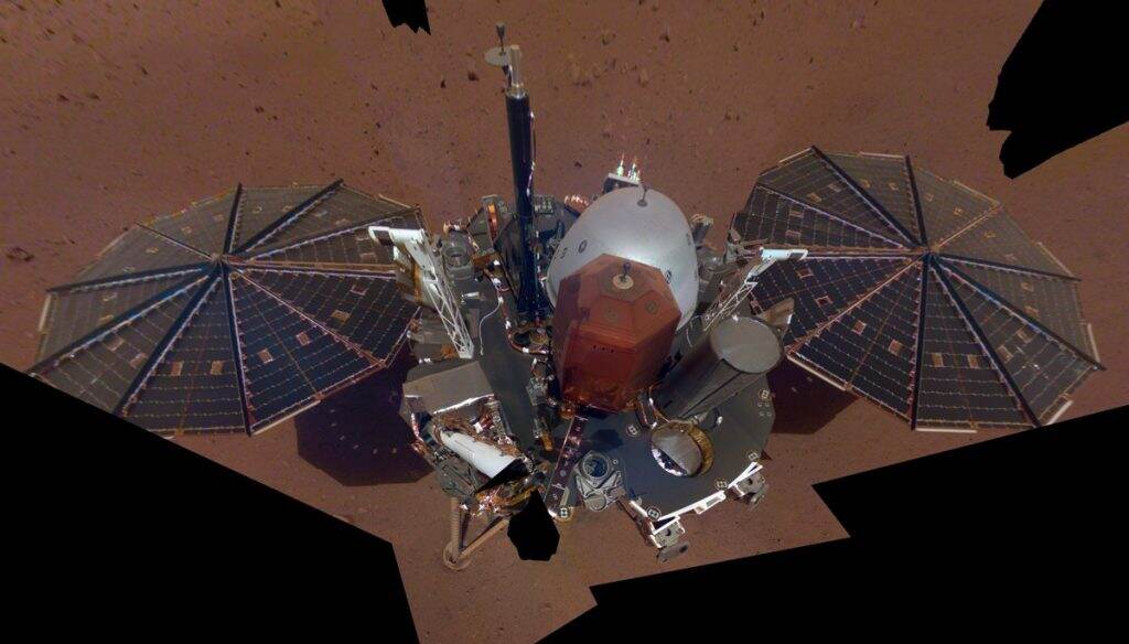 NASA ने शेअर केला Mars वरील पहिला सेल्फी, फोटो पाहिलात का? NASA ने शेअर केला Mars वरील पहिला सेल्फी, फोटो पाहिलात का?