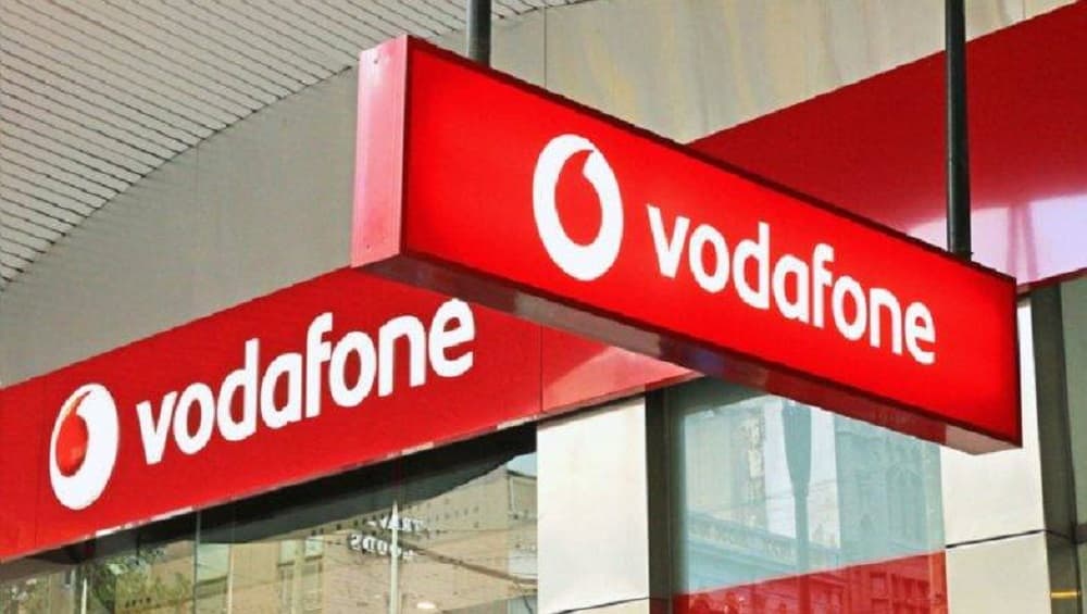 Vodafone ची हॅपी न्यू ईअर ऑफर; मिळेल डेटा आणि अनलिमिडेट कॉलिंगची सुविधा Vodafone ची हॅपी न्यू ईअर ऑफर; मिळेल डेटा आणि अनलिमिडेट कॉलिंगची सुविधा