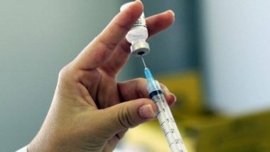 UK: Oxford मध्ये कोरोना व्हायरस लसीच्या चाचणीला सुरुवात; 2 वॉलंटियर्सवर करण्यात आला प्रयोग
