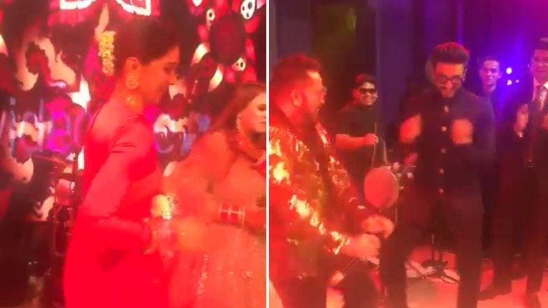 Kapil Sharma-Ginni Chatrath Reception Party: कपिल शर्माच्या रिसेप्शन पार्टीमध्ये DeepVeer चा 'आंख मारे' डान्स (Video) Kapil Sharma-Ginni Chatrath Reception Party: कपिल शर्माच्या रिसेप्शन पार्टीमध्ये DeepVeer चा 'आंख मारे' डान्स (Video)