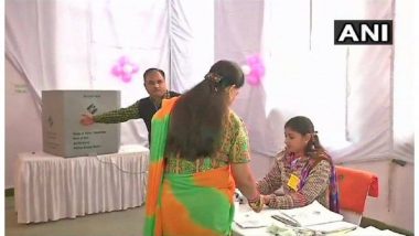 विधानसभा निवडणूक 2018: राजस्थान-तेलंगणामध्ये मतदानाला सुरुवात; वसुंधरा राजेंनी केले मतदान