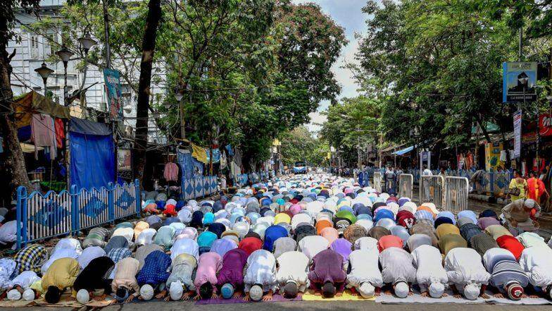 नोएडामध्ये मुस्लिम बांधवांना पार्कमध्ये नमाज पठणाला बंदी, पोलिसांचे आदेश नोएडामध्ये मुस्लिम बांधवांना पार्कमध्ये नमाज पठणाला बंदी, पोलिसांचे आदेश