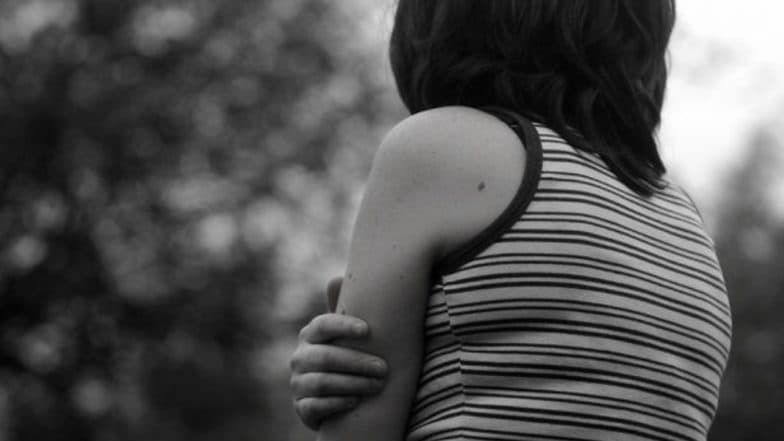 आत्महत्या करण्यासाठी व्यक्ती का प्रवृत्त होतो? तत्पूर्वी 'या' काही गोष्टी जरुर लक्षात ठेवा आत्महत्या करण्यासाठी व्यक्ती का प्रवृत्त होतो? तत्पूर्वी 'या' काही गोष्टी जरुर लक्षात ठेवा