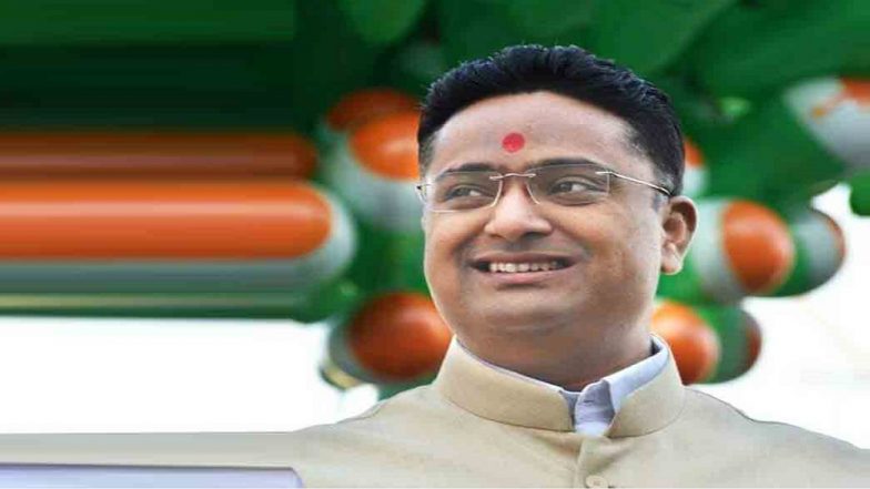 अहमदनगर महापौर निवडणुकीदरम्यान श्रीपाद छिंदम यांना सेना नगरसेवकांकडून मारहाण