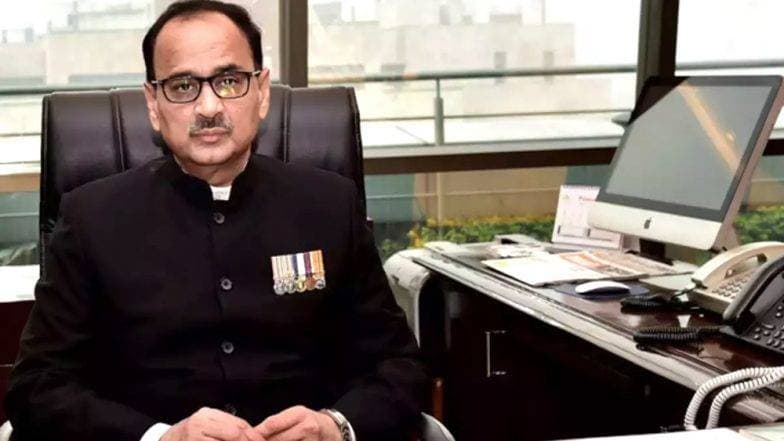सीबीआय अध्यक्ष आलोक वर्मा यांना पदावरून हटवले; पीएम मोदी यांच्या अध्यक्षतेखाली पार पडलेल्या बैठकीचा निर्णय सीबीआय अध्यक्ष आलोक वर्मा यांना पदावरून हटवले; पीएम मोदी यांच्या अध्यक्षतेखाली पार पडलेल्या बैठकीचा निर्णय