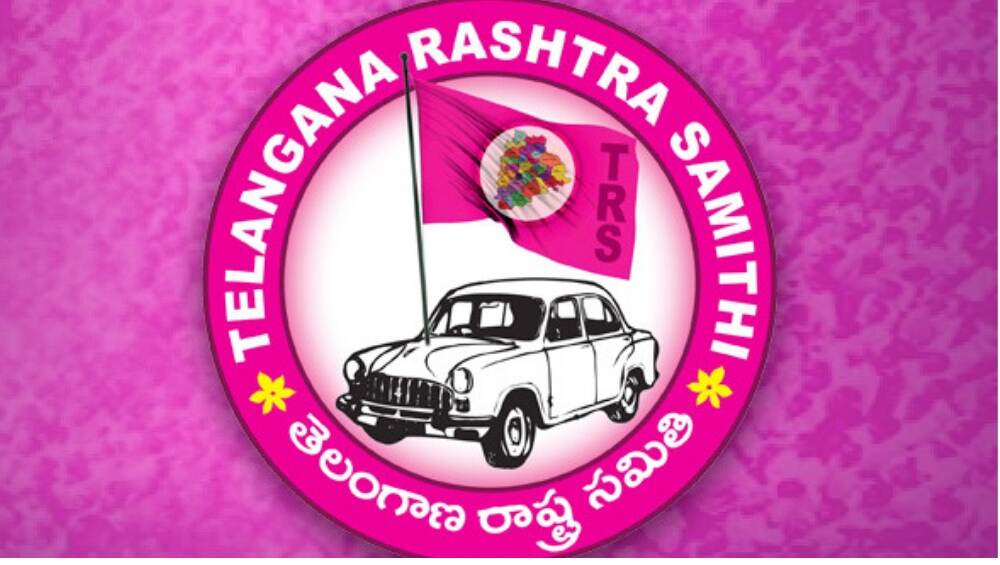 विचित्र! TRS पक्षाकडून बायको निवडणुक हरली, मत देण्यासाठी दिलेले पैसे परत करा नवऱ्याची मागणी विचित्र! TRS पक्षाकडून बायको निवडणुक हरली, मत देण्यासाठी दिलेले पैसे परत करा नवऱ्याची मागणी