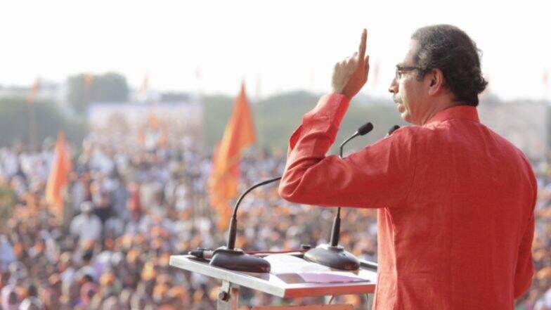 शिवसेना पक्षप्रमुख उद्धव ठाकरे यांच्याकडून सकारची पोलखोल म्हणाले 'सरकारची शेतकरी कर्जमाफी म्हणजे थोतांड' शिवसेना पक्षप्रमुख उद्धव ठाकरे यांच्याकडून सकारची पोलखोल म्हणाले 'सरकारची शेतकरी कर्जमाफी म्हणजे थोतांड'