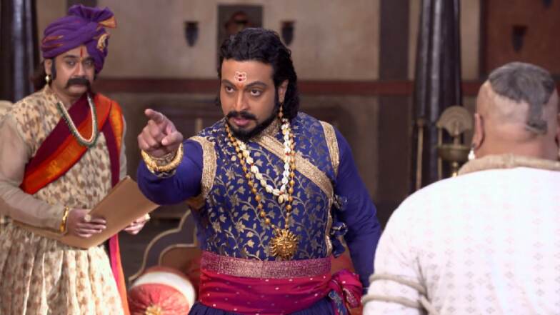Swarajyarakshak Sambhaji Written Update : अखेर राजद्रोहाच्या निवाड्यात सत्य बाहेर आले; अनाजीपंतांनी अपराधी म्हणून घेतले सोयराबाईंचे नाव Swarajyarakshak Sambhaji Written Update : अखेर राजद्रोहाच्या निवाड्यात सत्य बाहेर आले; अनाजीपंतांनी अपराधी म्हणून घेतले सोयराबाईंचे नाव