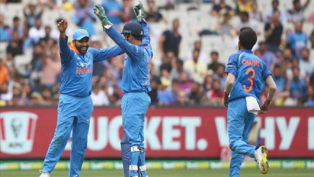 India Vs Australia 3rd ODI: 7 विकेट्स राखत भारताचा ऐतिहासिक मालिका विजय India Vs Australia 3rd ODI: 7 विकेट्स राखत भारताचा ऐतिहासिक मालिका विजय
