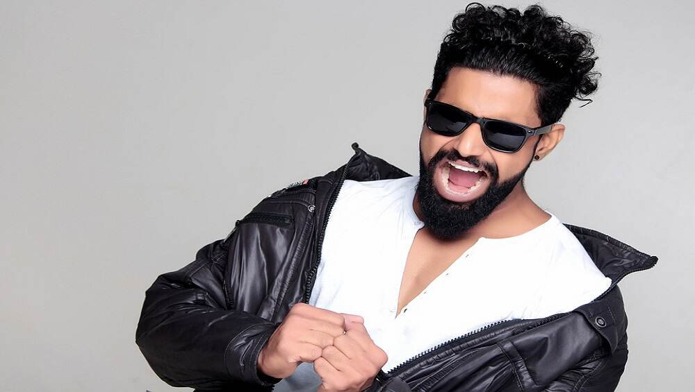 Beard Is New Hot: प्रत्येक भारतीय पुरुषाने ट्राय केलेच पाहिजेत दाढीचे हे प्रकार Beard Is New Hot: प्रत्येक भारतीय पुरुषाने ट्राय केलेच पाहिजेत दाढीचे हे प्रकार