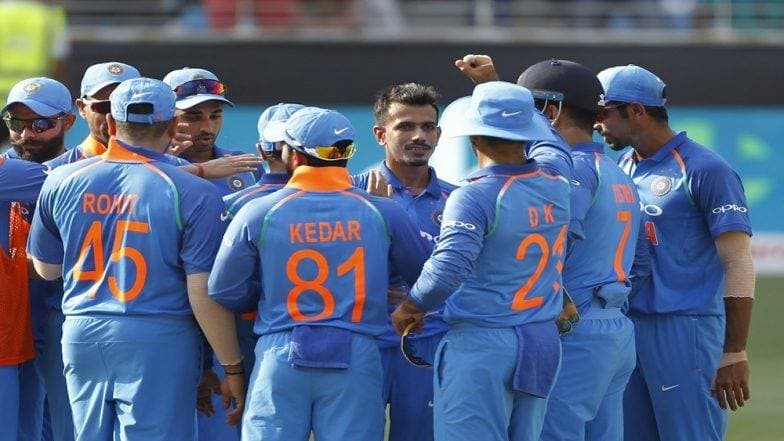 India Vs Australia 3rd ODI: भारतीय संघाला 231 धावांचं लक्ष्य, एकदिवसीय मालिका जिंकून ऐतिहासिक विक्रम रचण्याची संधी India Vs Australia 3rd ODI: भारतीय संघाला 231 धावांचं लक्ष्य, एकदिवसीय मालिका जिंकून ऐतिहासिक विक्रम रचण्याची संधी