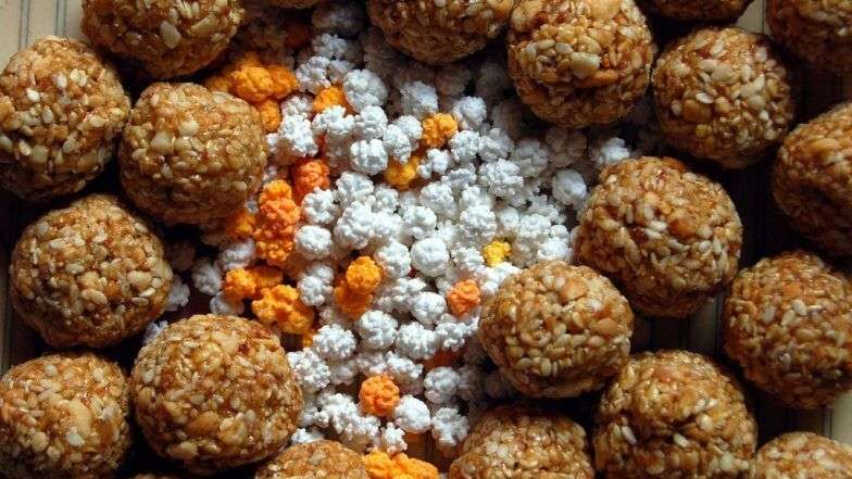 Makar Sankranti 2020: यंदा मकर संक्रांती ला चुकूनही घालू नका 'या' रंगाचे कपडे जे देतील अशुभाचे संकेत Makar Sankranti 2020: यंदा मकर संक्रांती ला चुकूनही घालू नका 'या' रंगाचे कपडे जे देतील अशुभाचे संकेत