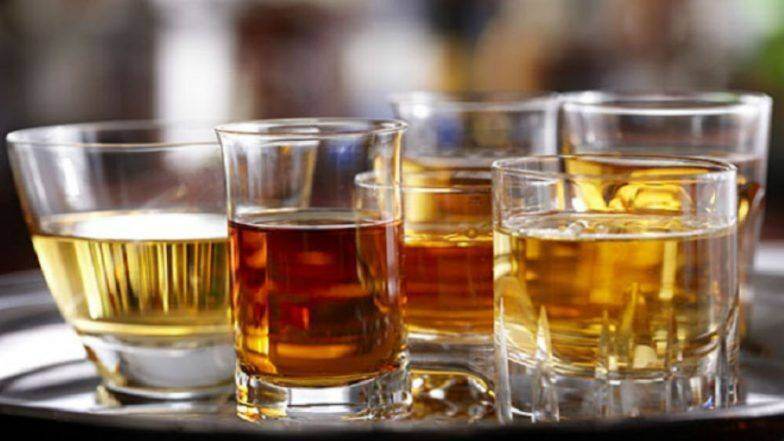 पुणे: Dry Day दिवशी 'ऑनलाईन' दारू मागवणं पडलं महागात; तरूणाने 'या' चूकीमुळे गमावले 50 हजार 778 रुपये पुणे: Dry Day दिवशी 'ऑनलाईन' दारू मागवणं पडलं महागात; तरूणाने 'या' चूकीमुळे गमावले 50 हजार 778 रुपये