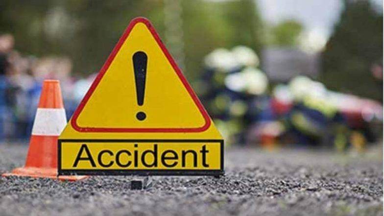 अलिबाग कडून मुंबई ला जाणारी बस ट्रकला धडकल्याने 24 जण जखमी; वाचा संपूर्ण माहिती अलिबाग कडून मुंबई ला जाणारी बस ट्रकला धडकल्याने 24 जण जखमी; वाचा संपूर्ण माहिती