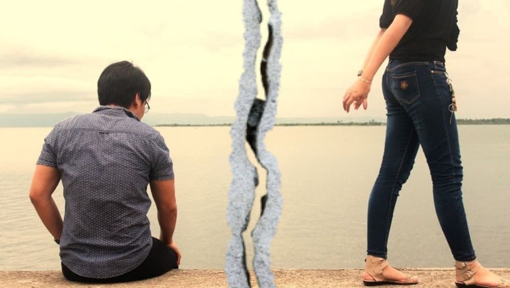 प्रेम आणि नात्यामधील 'या' काही गोष्टी ज्या फक्त ब्रेकअप नंतर समजतात प्रेम आणि नात्यामधील 'या' काही गोष्टी ज्या फक्त ब्रेकअप नंतर समजतात