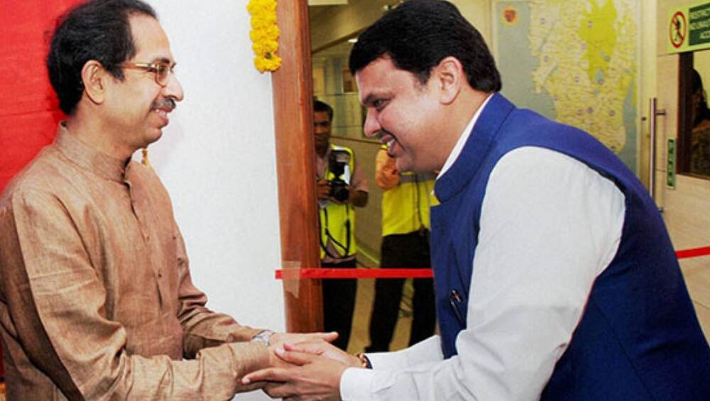 शिवसेना-भाजप युतीबाबत सकारत्मक चर्चा- देवेंद्र फडणवीस शिवसेना-भाजप युतीबाबत सकारत्मक चर्चा- देवेंद्र फडणवीस