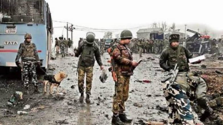 Pulwama Terror Attack: पुलवामा दहशतवादी हल्ल्यानंतर मुंबईत हायअलर्ट जाहीर Pulwama Terror Attack: पुलवामा दहशतवादी हल्ल्यानंतर मुंबईत हायअलर्ट जाहीर