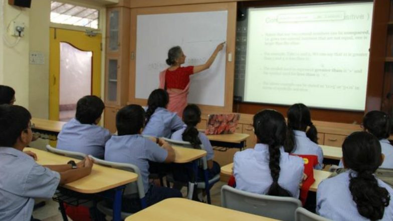 पहिली ते दहावीच्या वर्गामध्ये मराठी विषय अनिवार्य; उल्लंघन केल्यास होणार एक लाखाचा दंड!