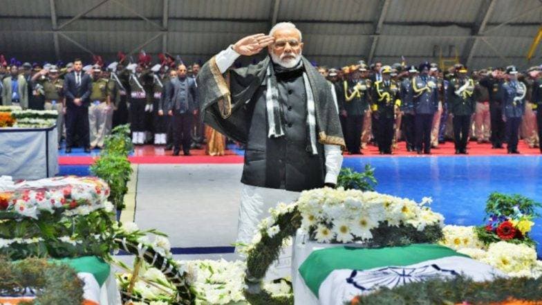 Pulwama Terror Attack: शहीद जवानांचे पार्थिव मूळ गावांकडे रवाना; आज होणार अंत्यसंस्कार Pulwama Terror Attack: शहीद जवानांचे पार्थिव मूळ गावांकडे रवाना; आज होणार अंत्यसंस्कार
